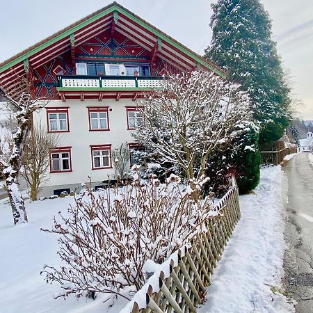 Ferienwohnung Resl - Geschmackvoll Renoviert & Zentral Im Historischen Schindelhaus Oberstaufen Eksteriør billede