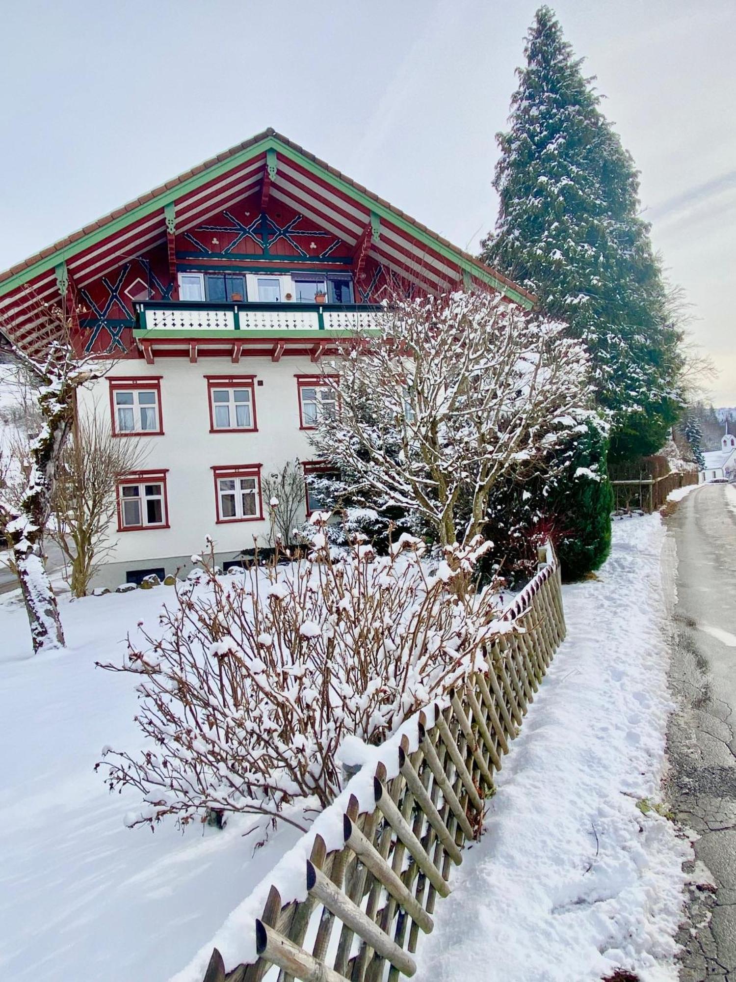 Ferienwohnung Resl - Geschmackvoll Renoviert & Zentral Im Historischen Schindelhaus Oberstaufen Eksteriør billede